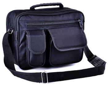 MAŁA CZARNA POZIOMA TORBA MĘSKA Z KABURĄ NA RAMIĘ I PRZEDMIOTY DO PRACY / G3-94